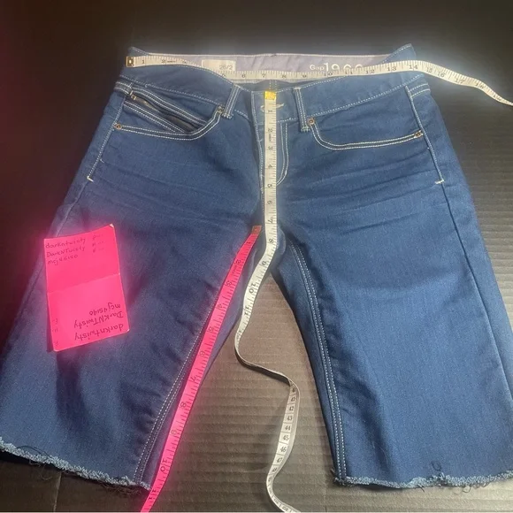 NWOT Gap Denim cut off Jean shorts 26/2 regular never worn Buy cheap off season! - Picture 3 of 11